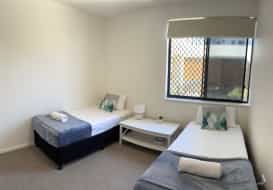 caloundra-2-bedroom-holiday-accommodation7