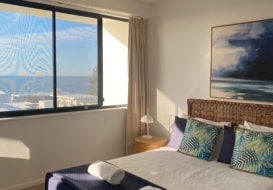 caloundra-2-bedroom-ocean-view-2